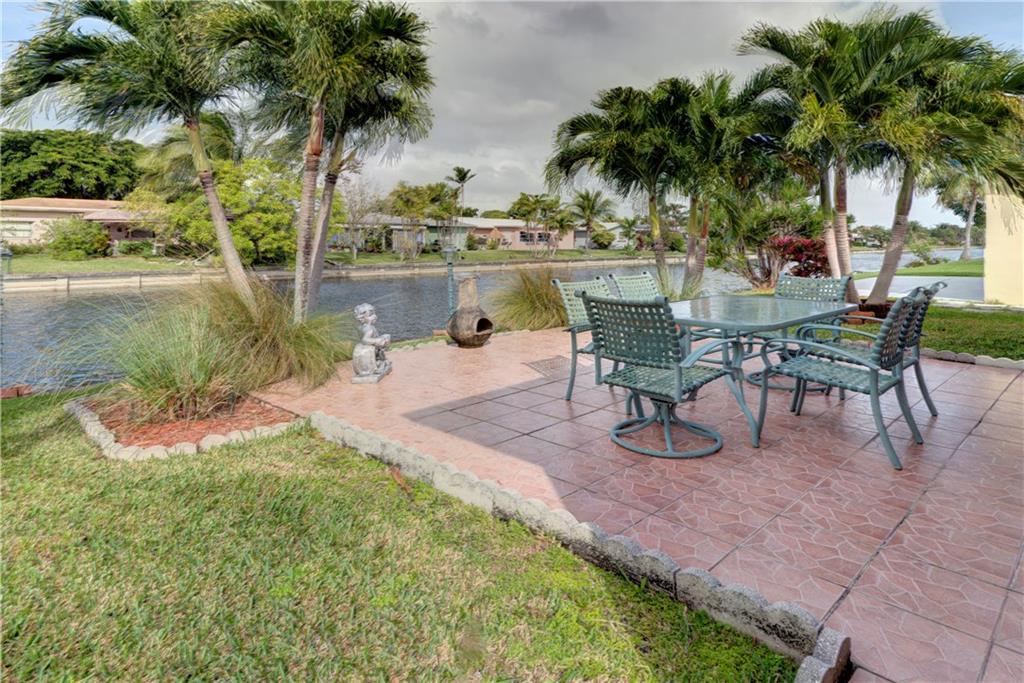 Relaxing Canal View