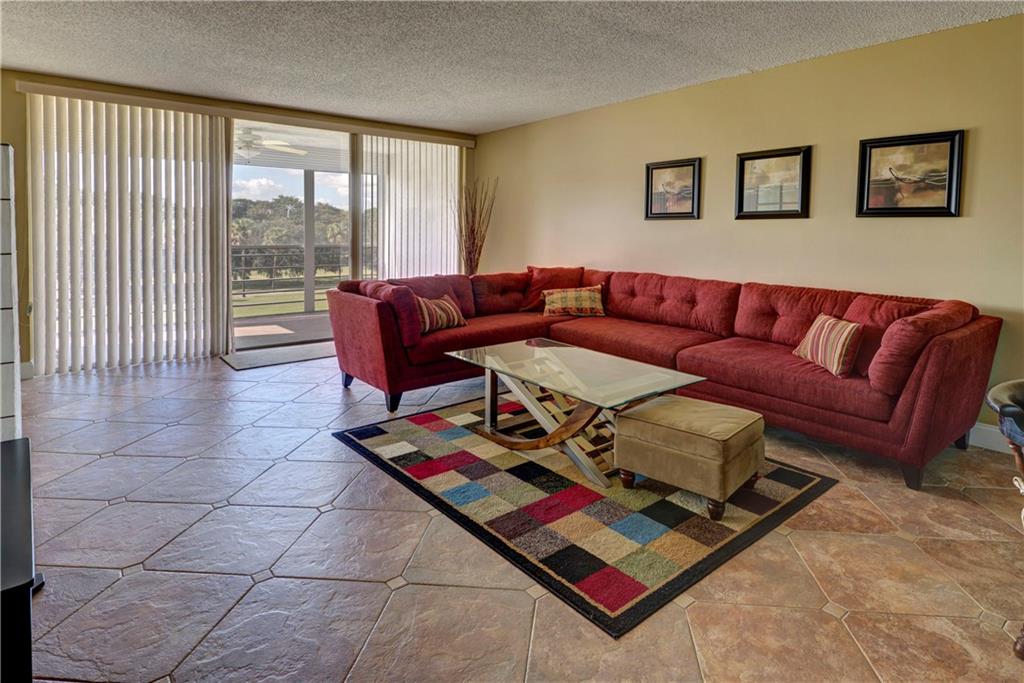 575 Oaks Ln 406 Sold Property