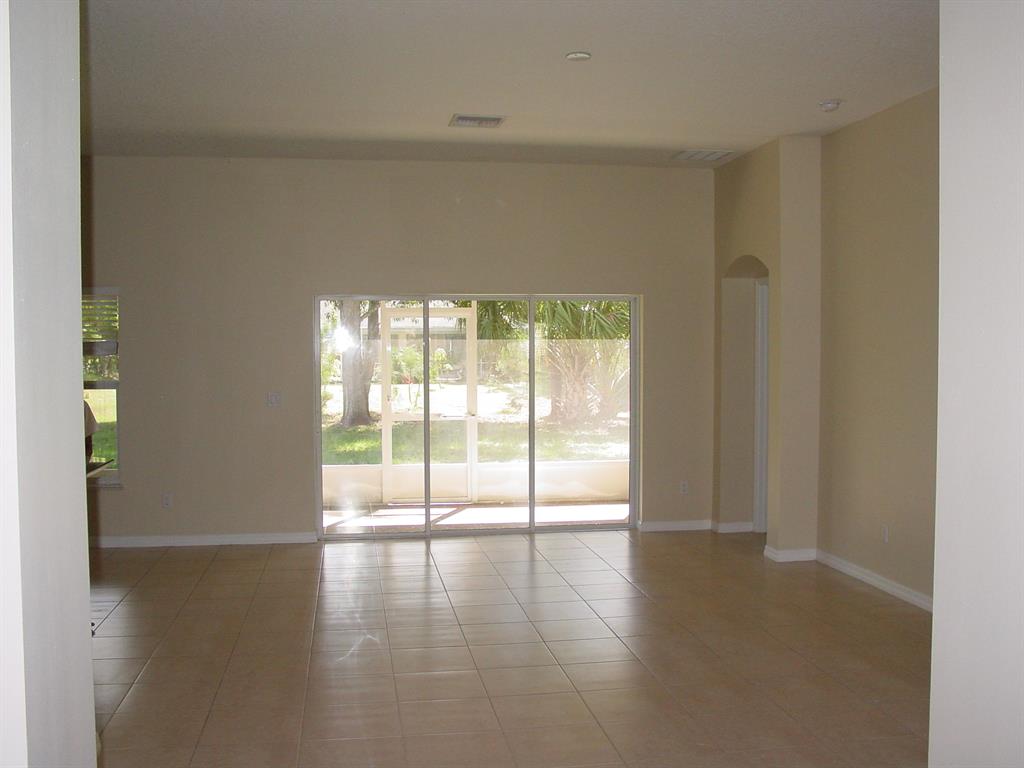 6695 NW Pinson Court Dining Room