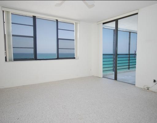 840 Ocean Drive 702 master bedroom