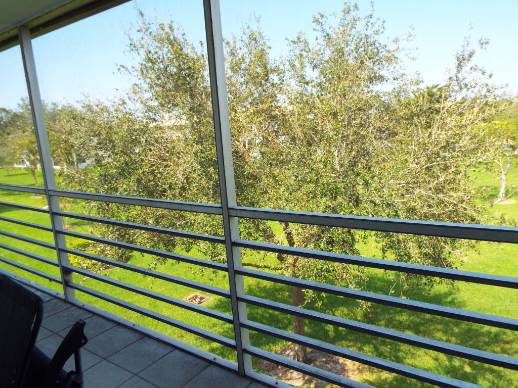 Screened balcony