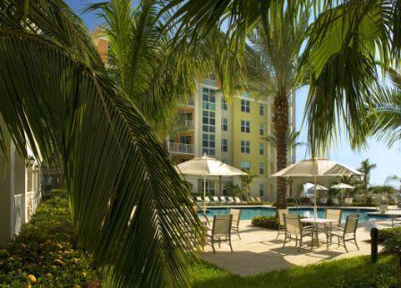 3840-03across_pool.07C_2006_Dan_Forer