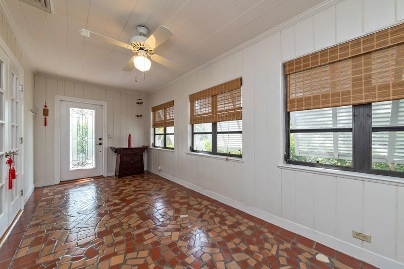 Entry/Florida Room