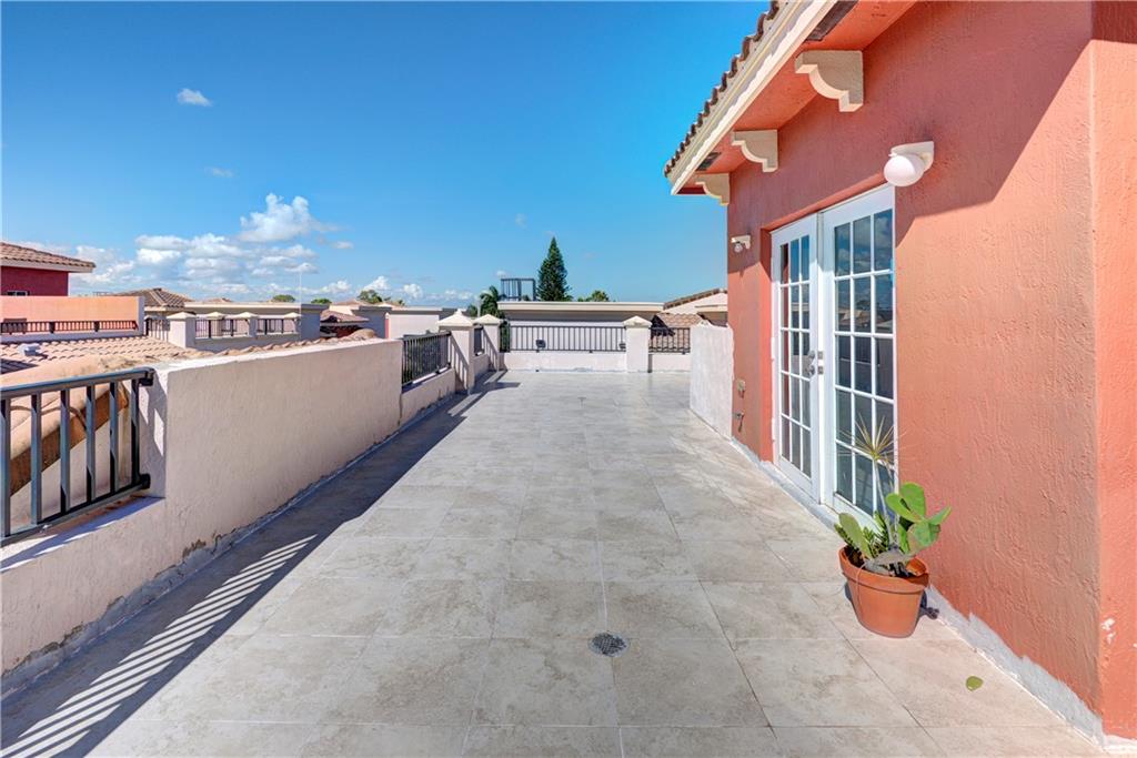 1033 17TH WY 1501 Sold Property
