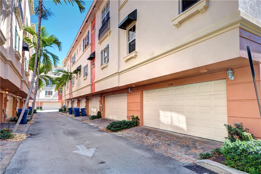 1033 17TH WY 1501 Sold Property