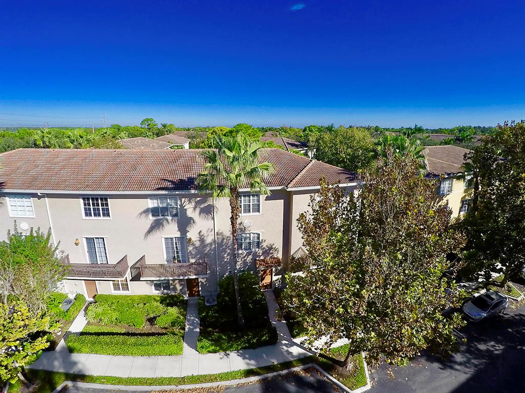 111 Osceola Lane Exterior Front