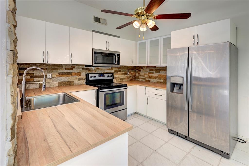8600 SW 14th St Sold Property