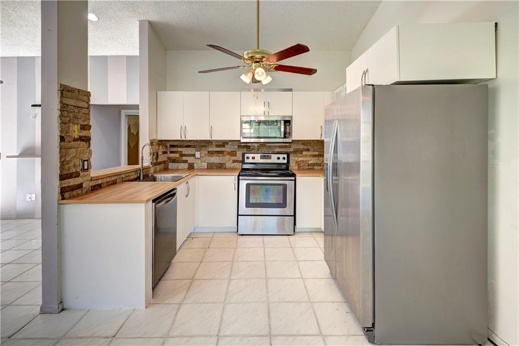 8600 SW 14th St Sold Property