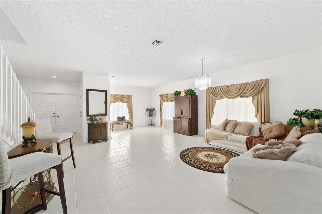 3696 Cypress Lake Dr (4)