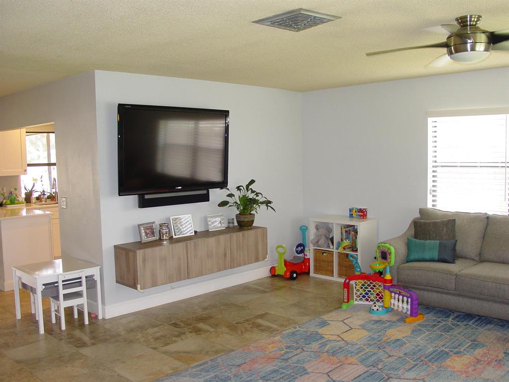 132 W Palmetto Road DSC00983
