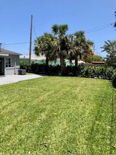 416 56th Street backyard