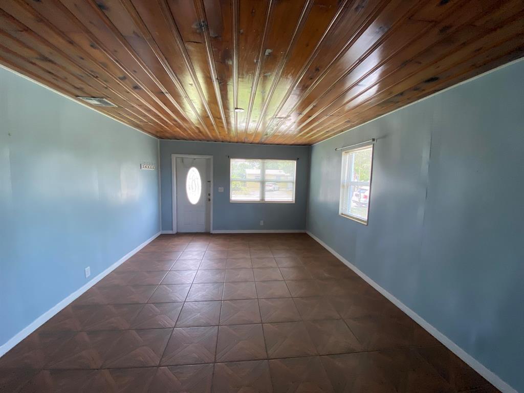 1569 W 21st Street Sold Property