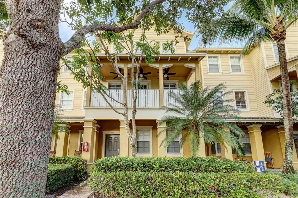 334 W Thatch Palm Circle 105 Sold Property