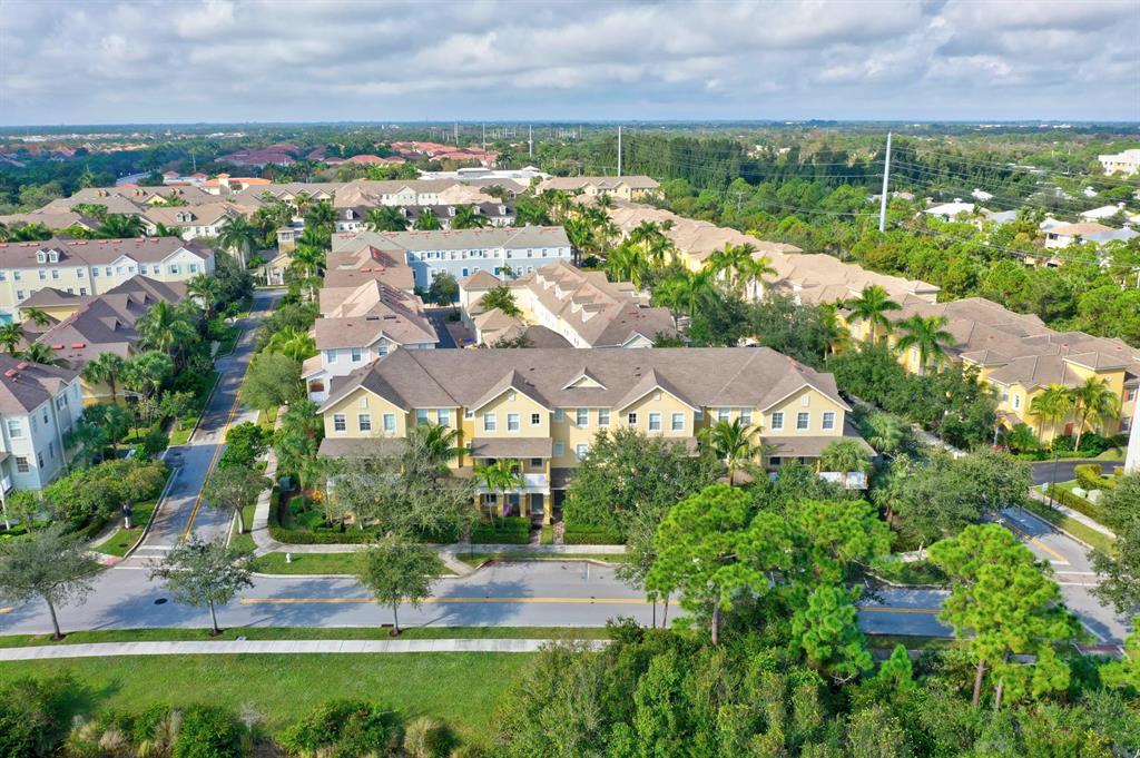334 W Thatch Palm Circle 105 Sold Property