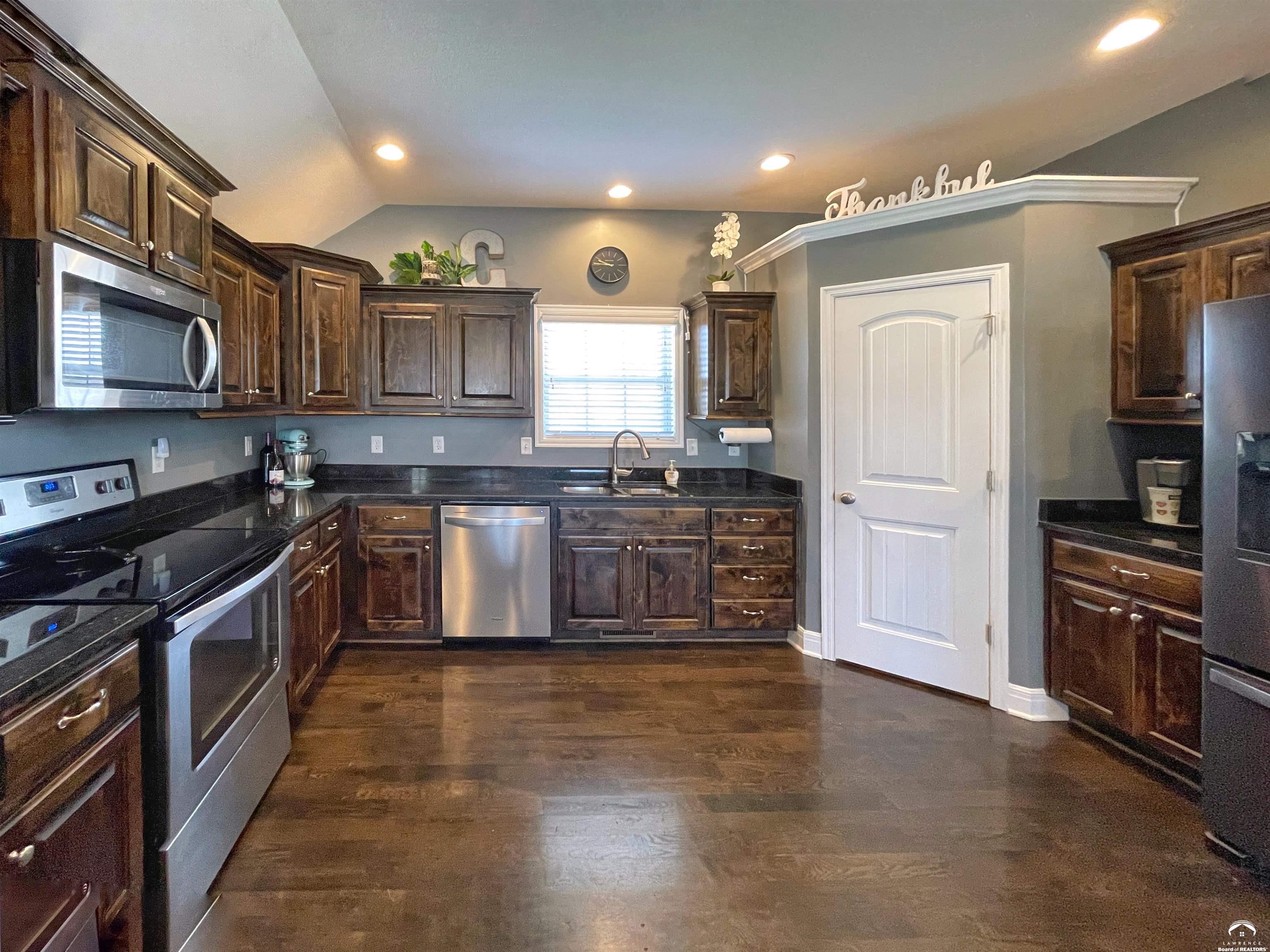 936 N Oak Terrace Sold Property