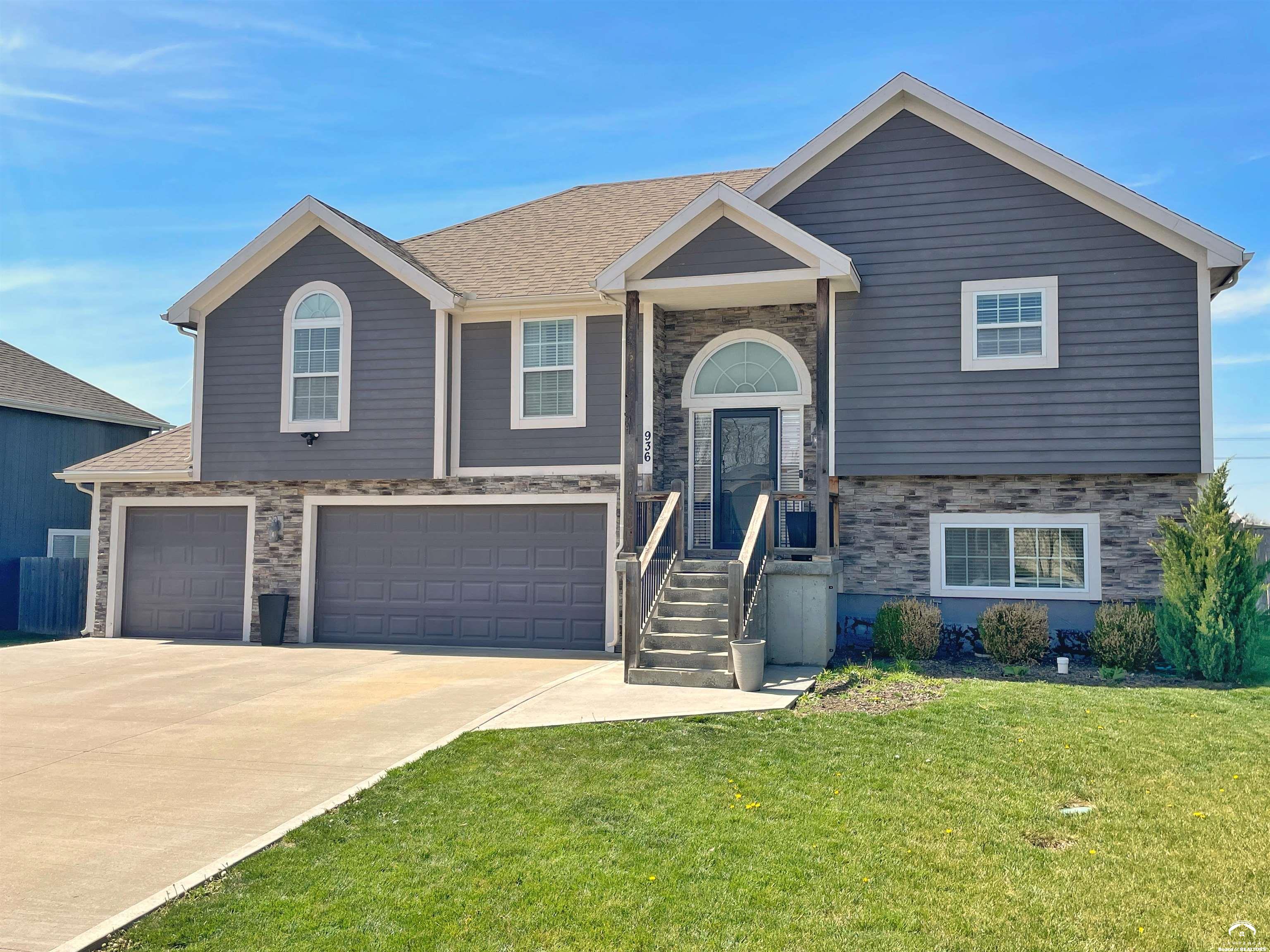 936 N Oak Terrace Sold Property