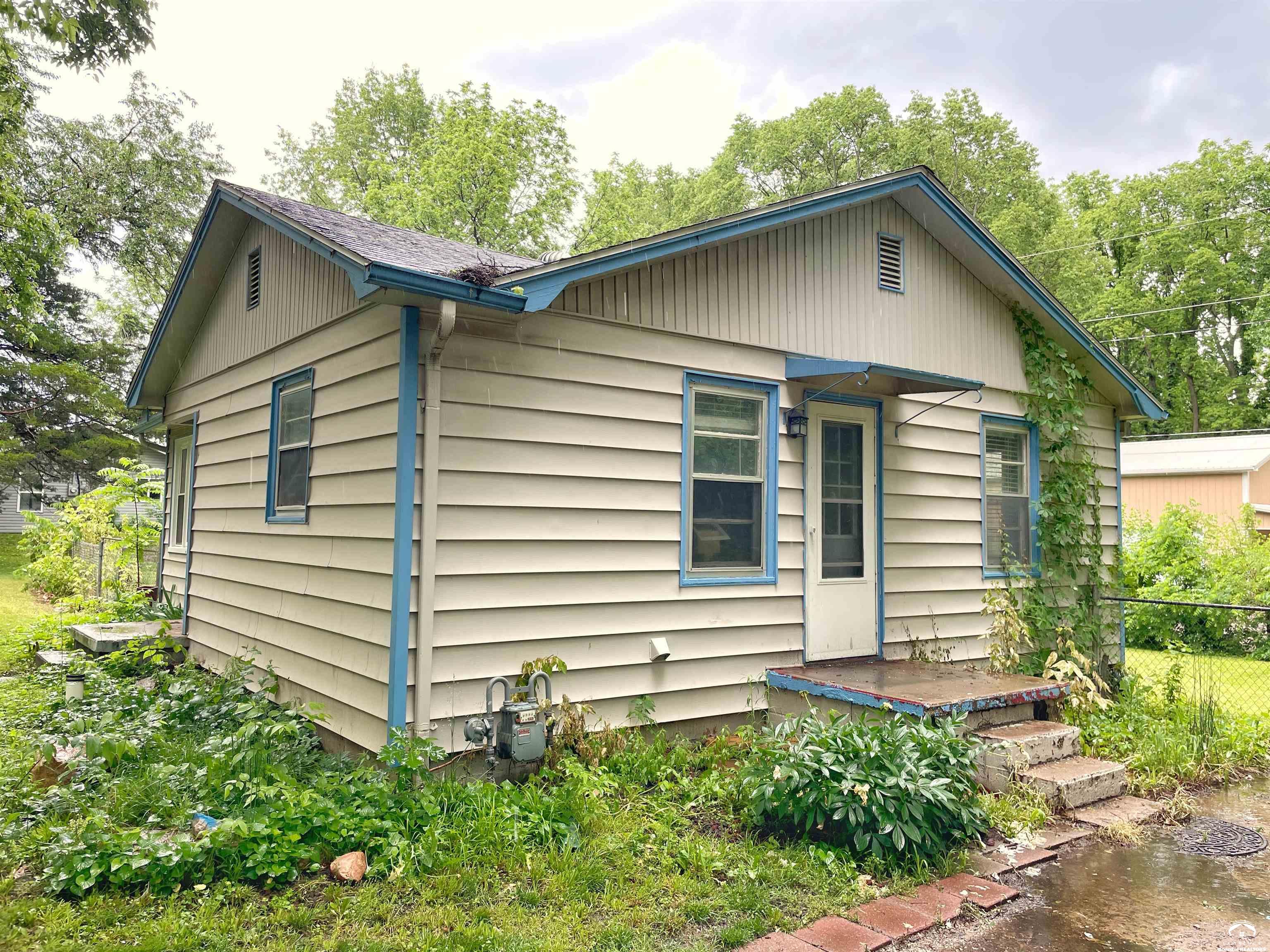 1030 Fir Street Sold Property