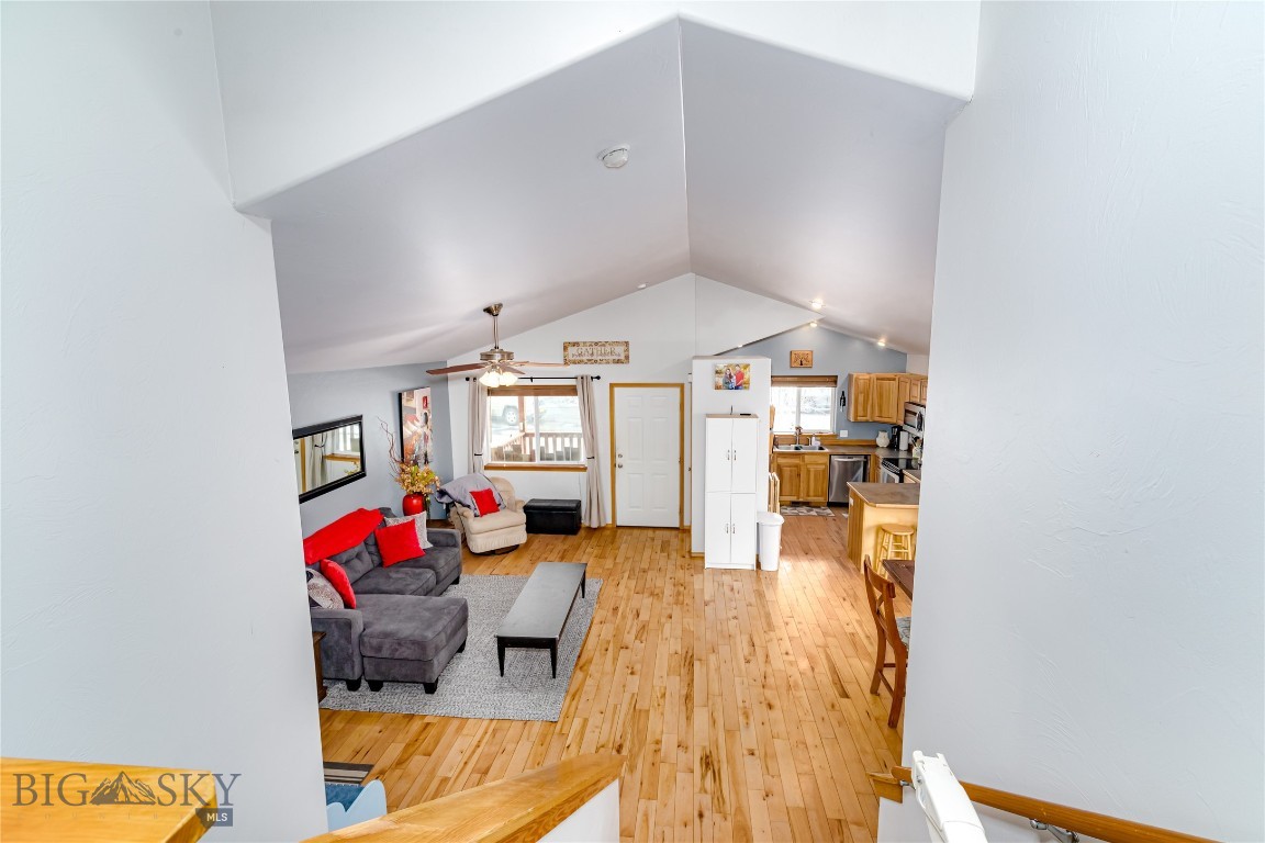 Open Floor Plan/Vaulted Ceilings