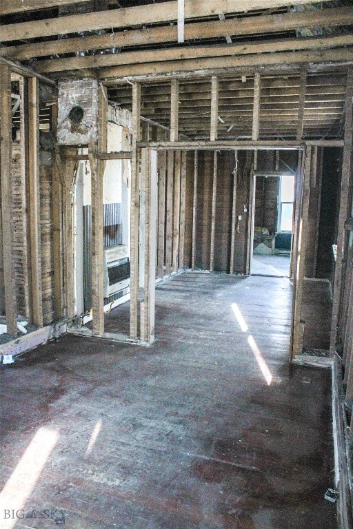 living room looking to kitchen