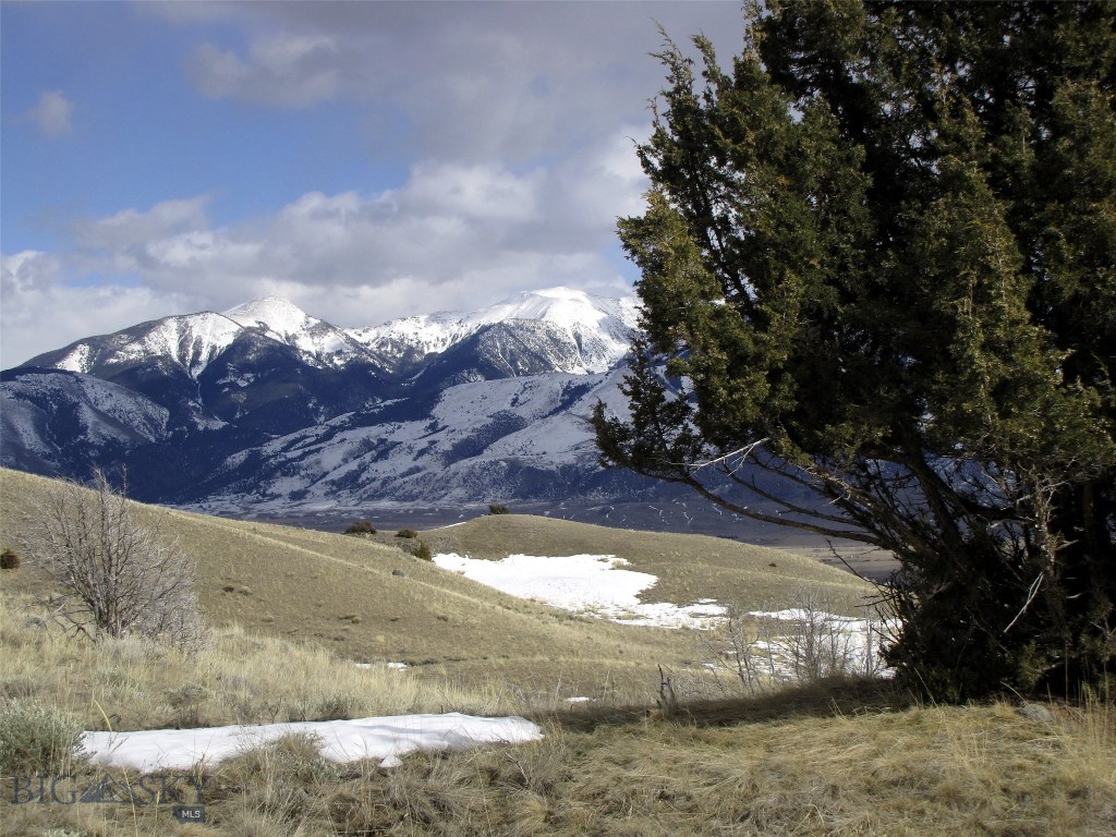 Looking towards the Absaroka-Beartooth Wilderness