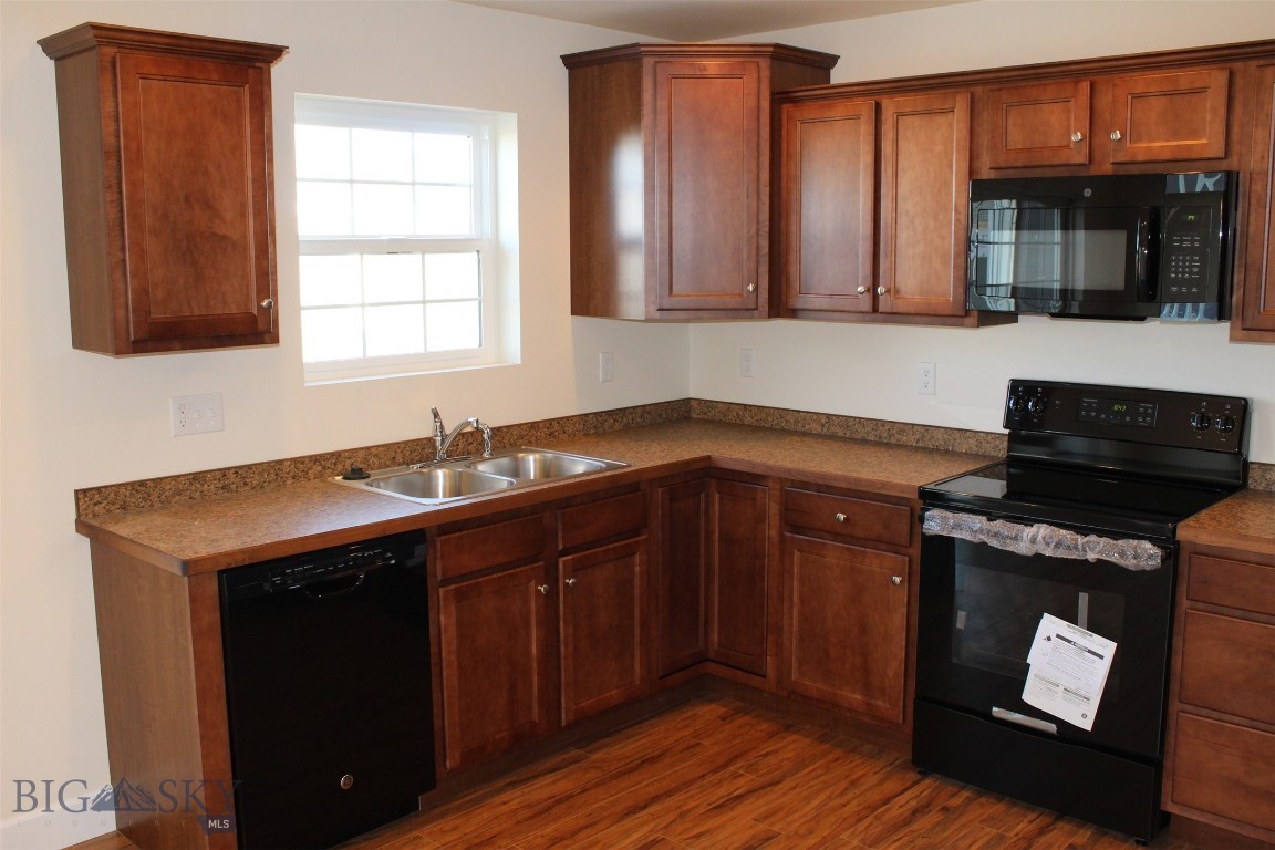 Kitchen. Photo of similar home.