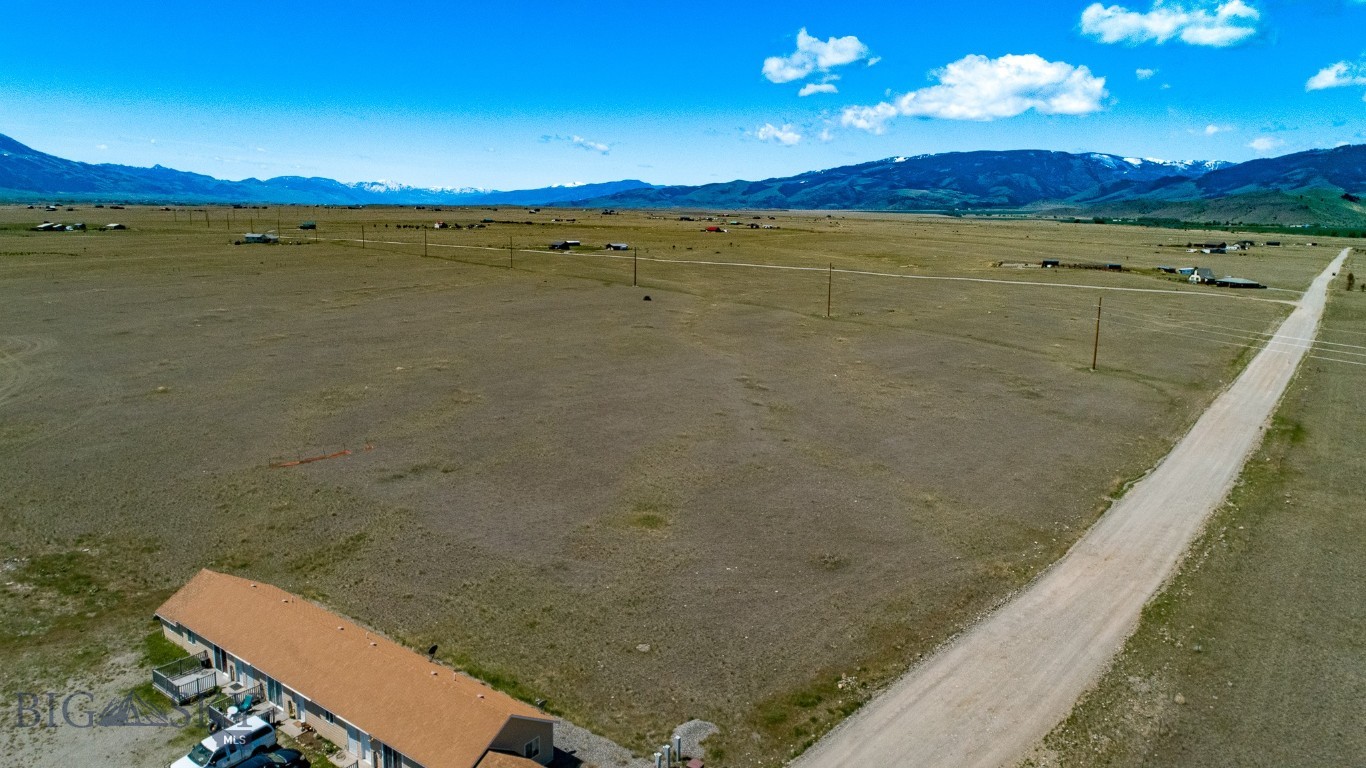 Full view of the 20 Acres