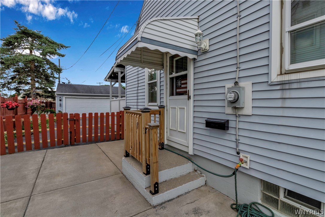 122 Cayuga Road Sold Property