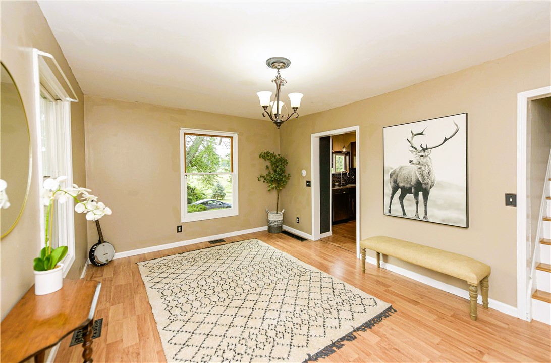 7677 East Townline Road Great entry room to greet your guests