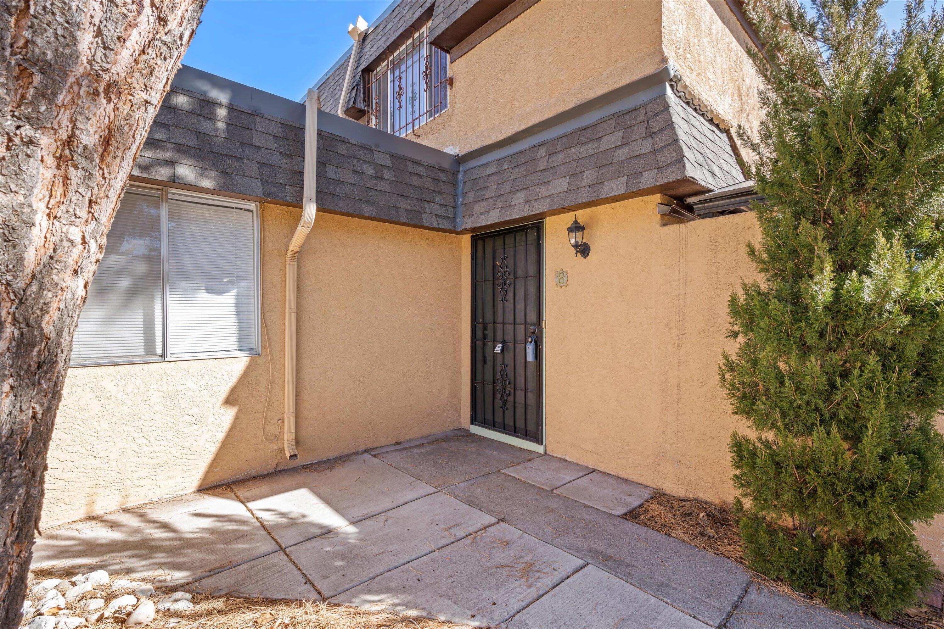 5213 CAMINO DEL SOL, UNIT B NE Sold Property