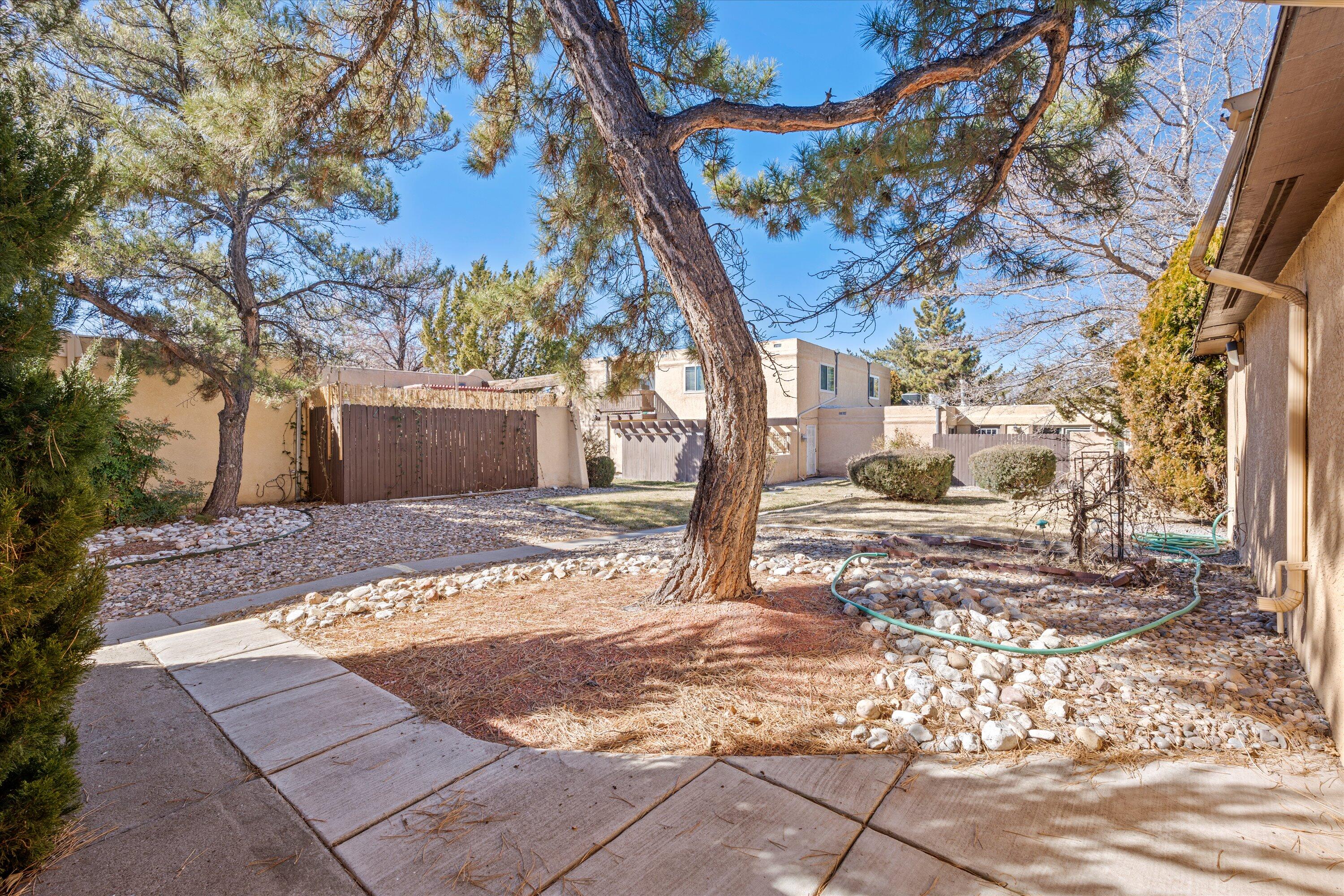5213 CAMINO DEL SOL, UNIT B NE Sold Property