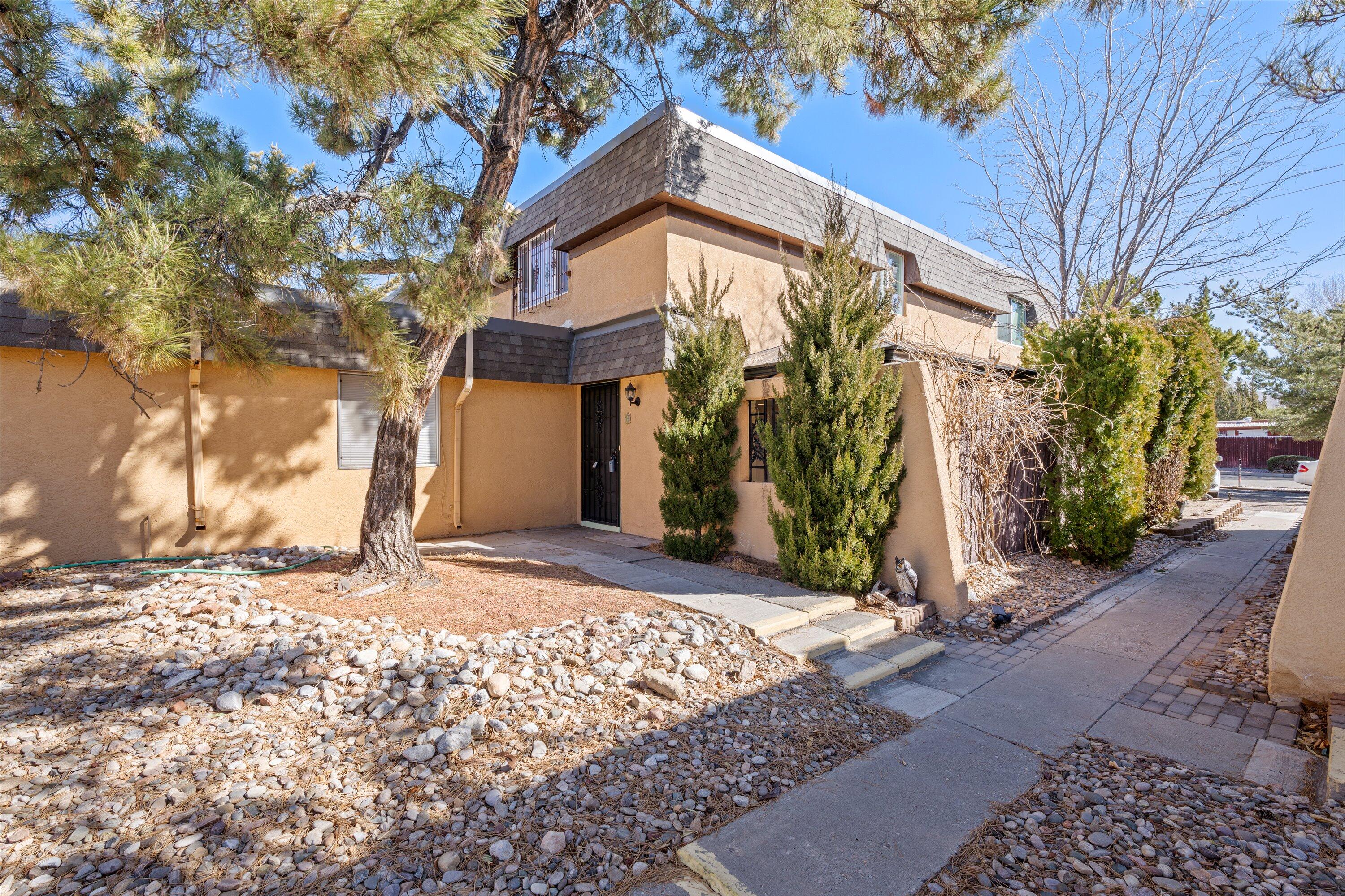 5213 CAMINO DEL SOL, UNIT B NE Sold Property