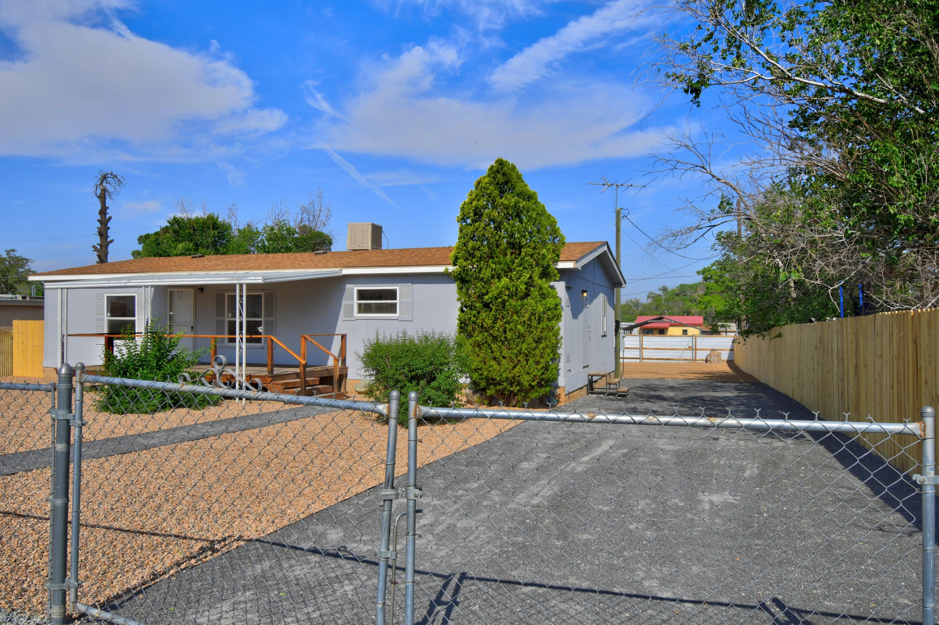 6333 Locust Street NE Sold Property