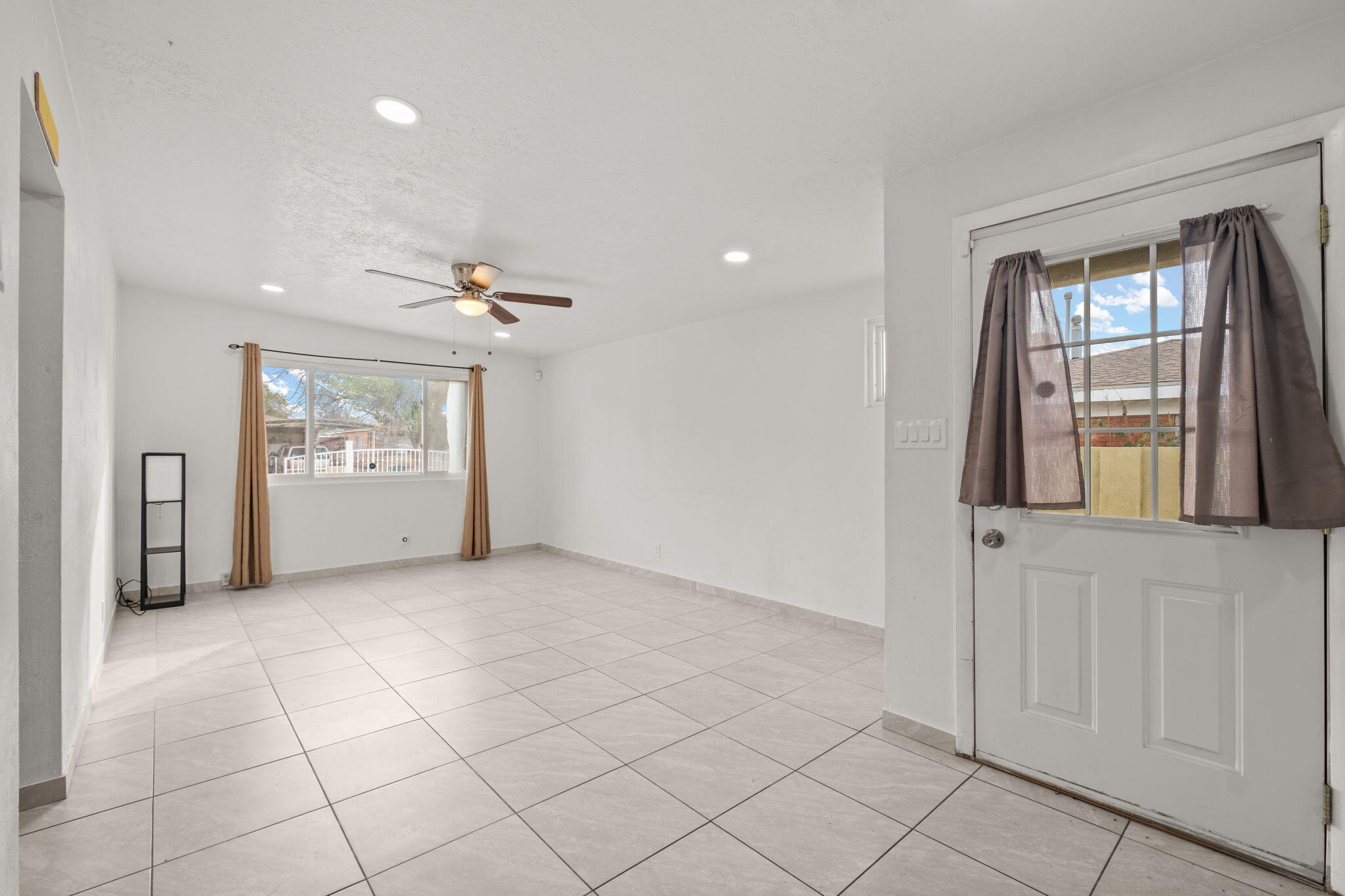 135 CONCHAS Street NE Sold Property