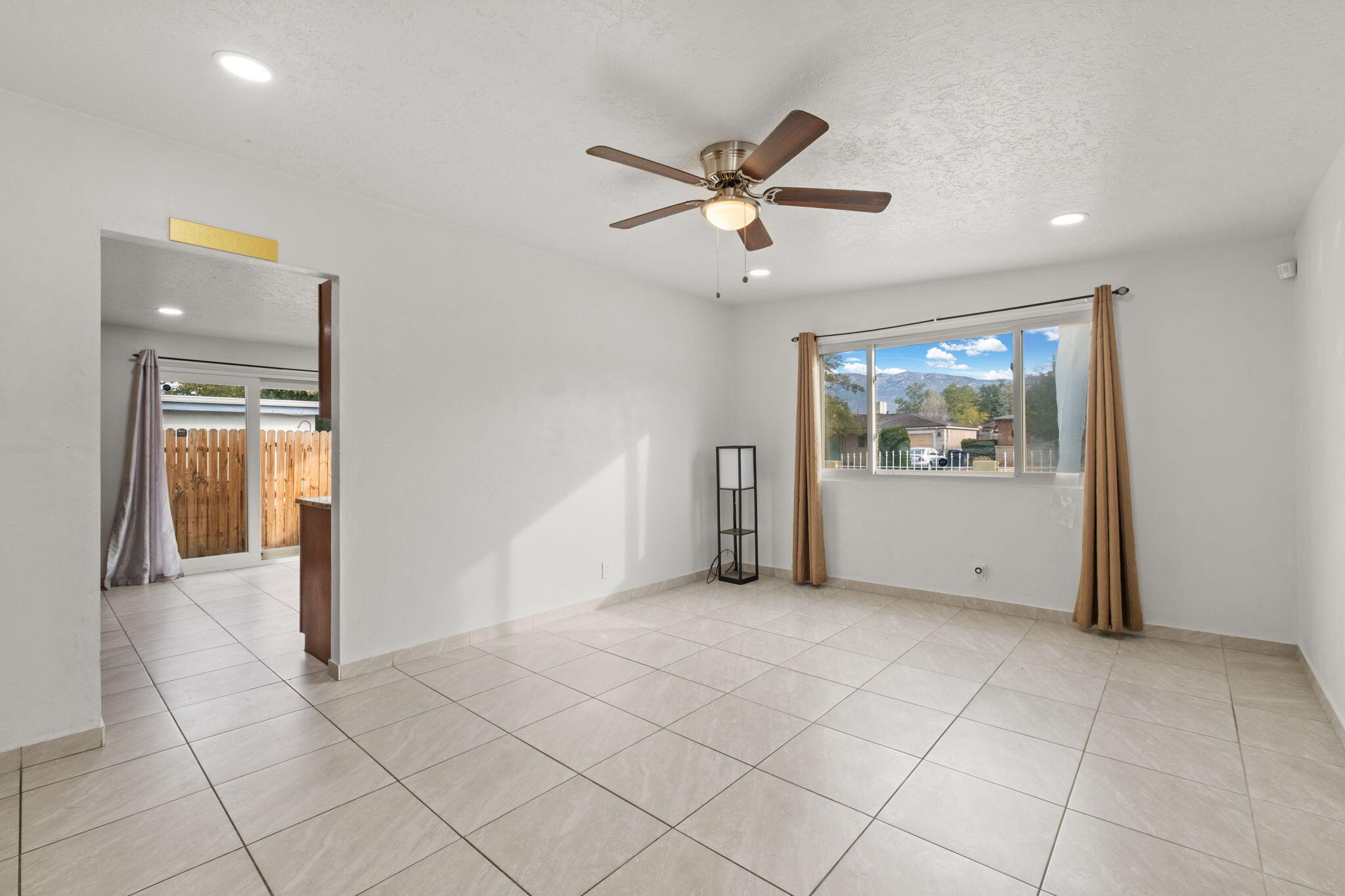 135 CONCHAS Street NE Sold Property