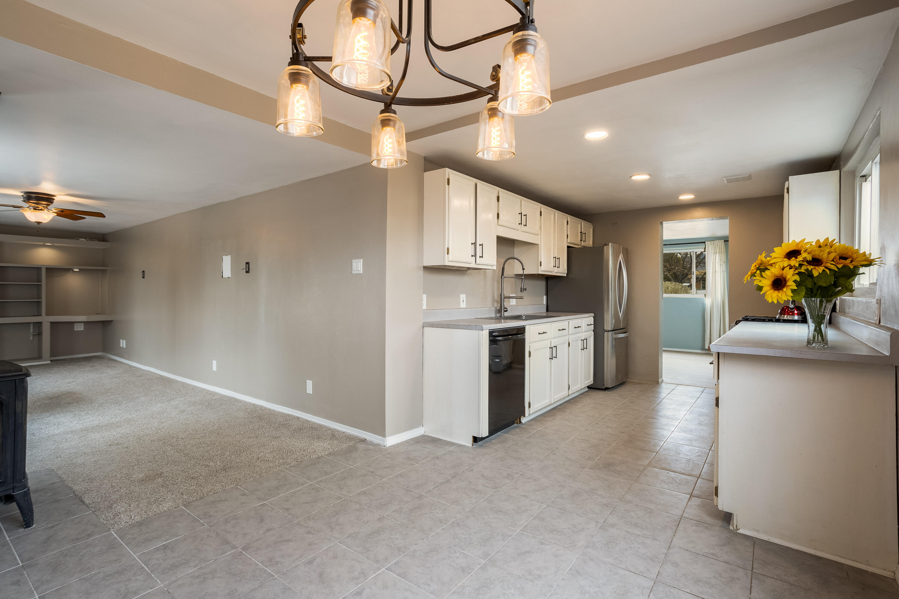 2817 SOLANO Drive NE Sold Property