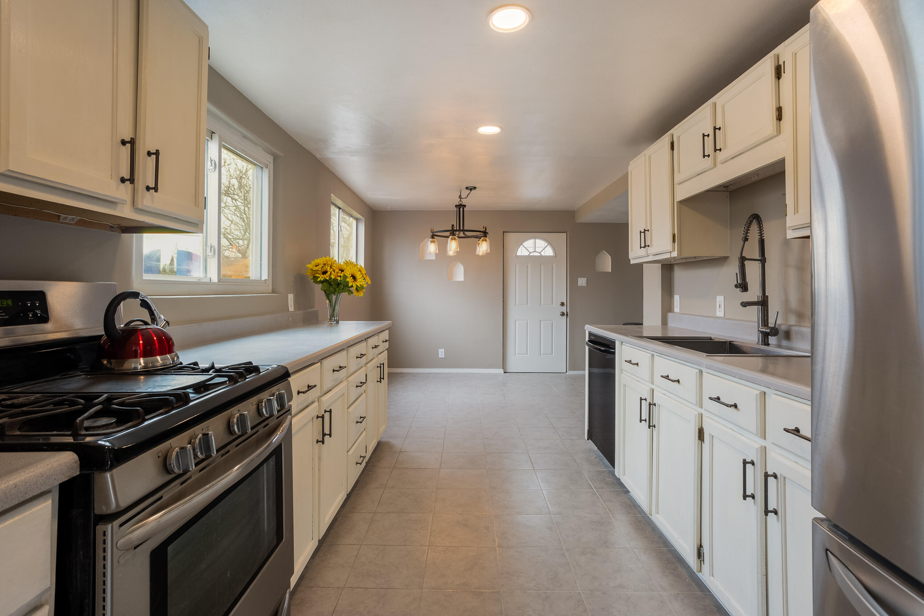 2817 SOLANO Drive NE Sold Property