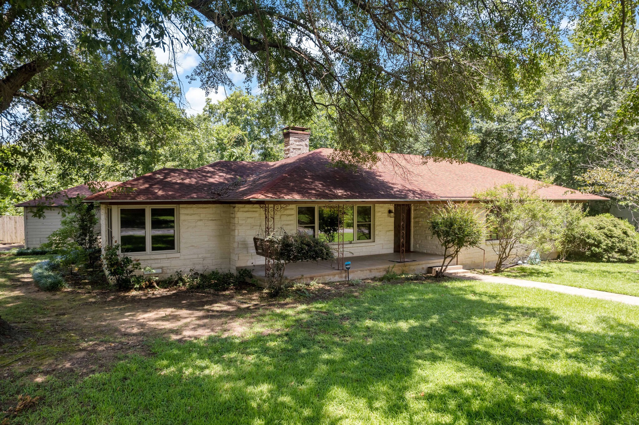 2101 Hubbard Street Sold Property